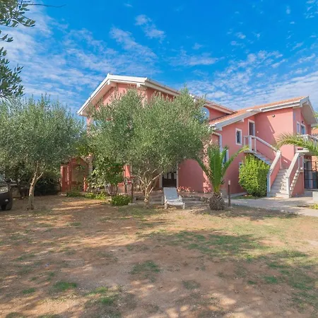 16768a Apartman *
