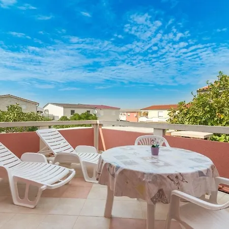 16768a Apartment